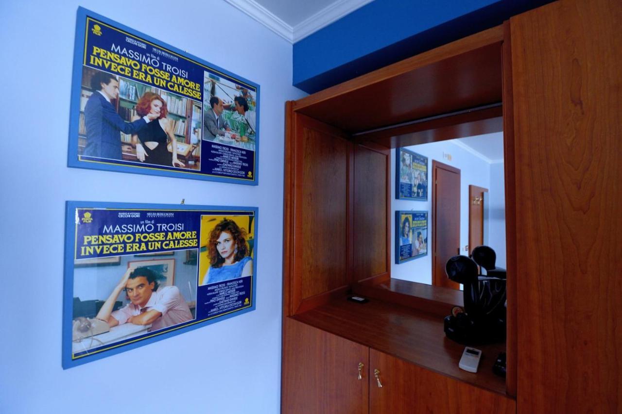 Bed and Breakfast Le Cinema Формия Экстерьер фото